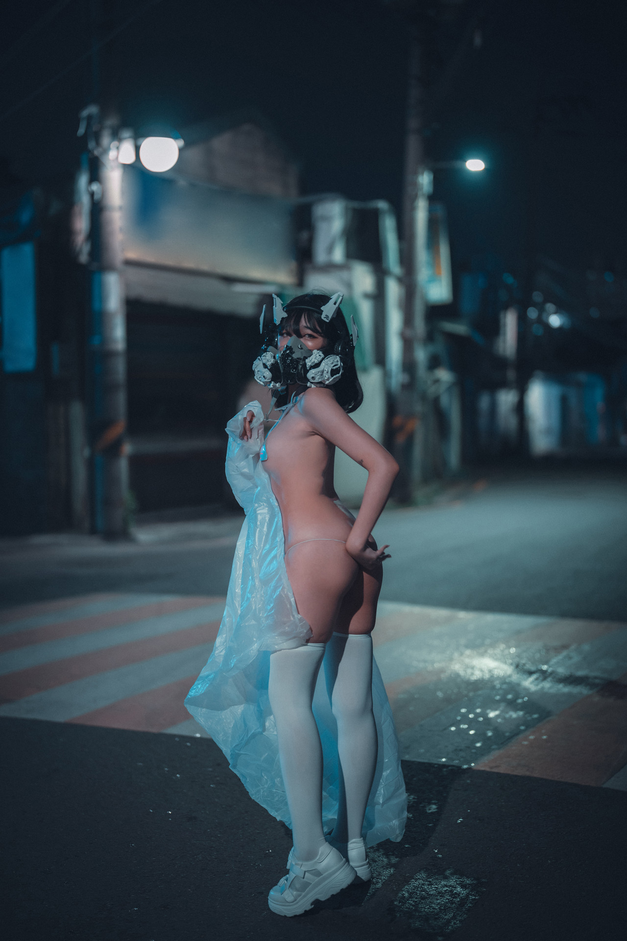 Sonson 손손, DJAWA ‘Masked-girl in raincoat’ Set.01