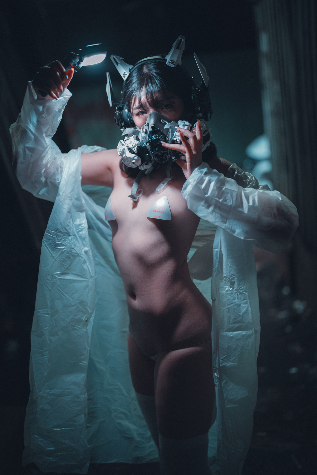 Sonson 손손, DJAWA ‘Masked-girl in raincoat’ Set.01