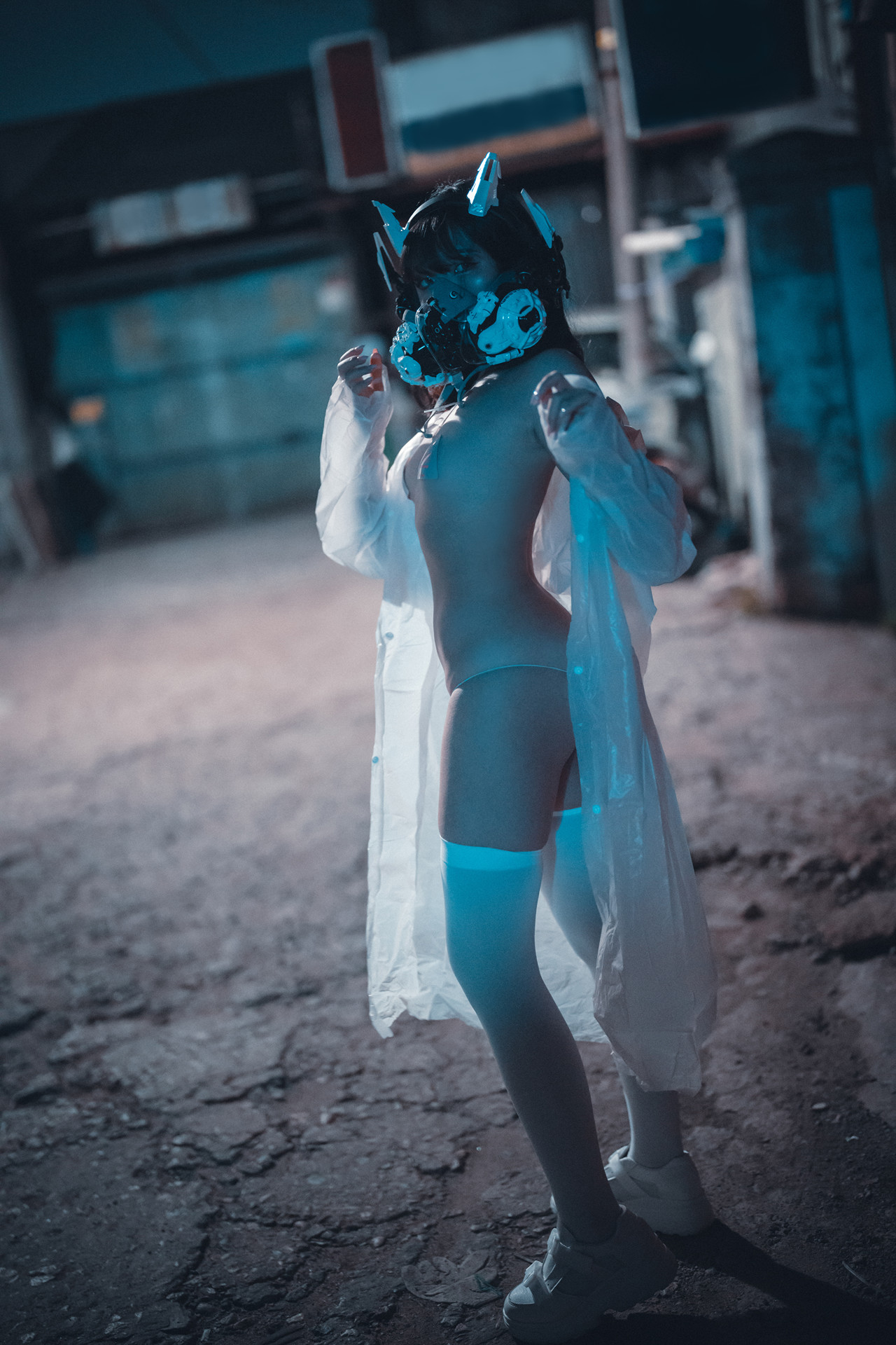 Sonson 손손, DJAWA ‘Masked-girl in raincoat’ Set.01