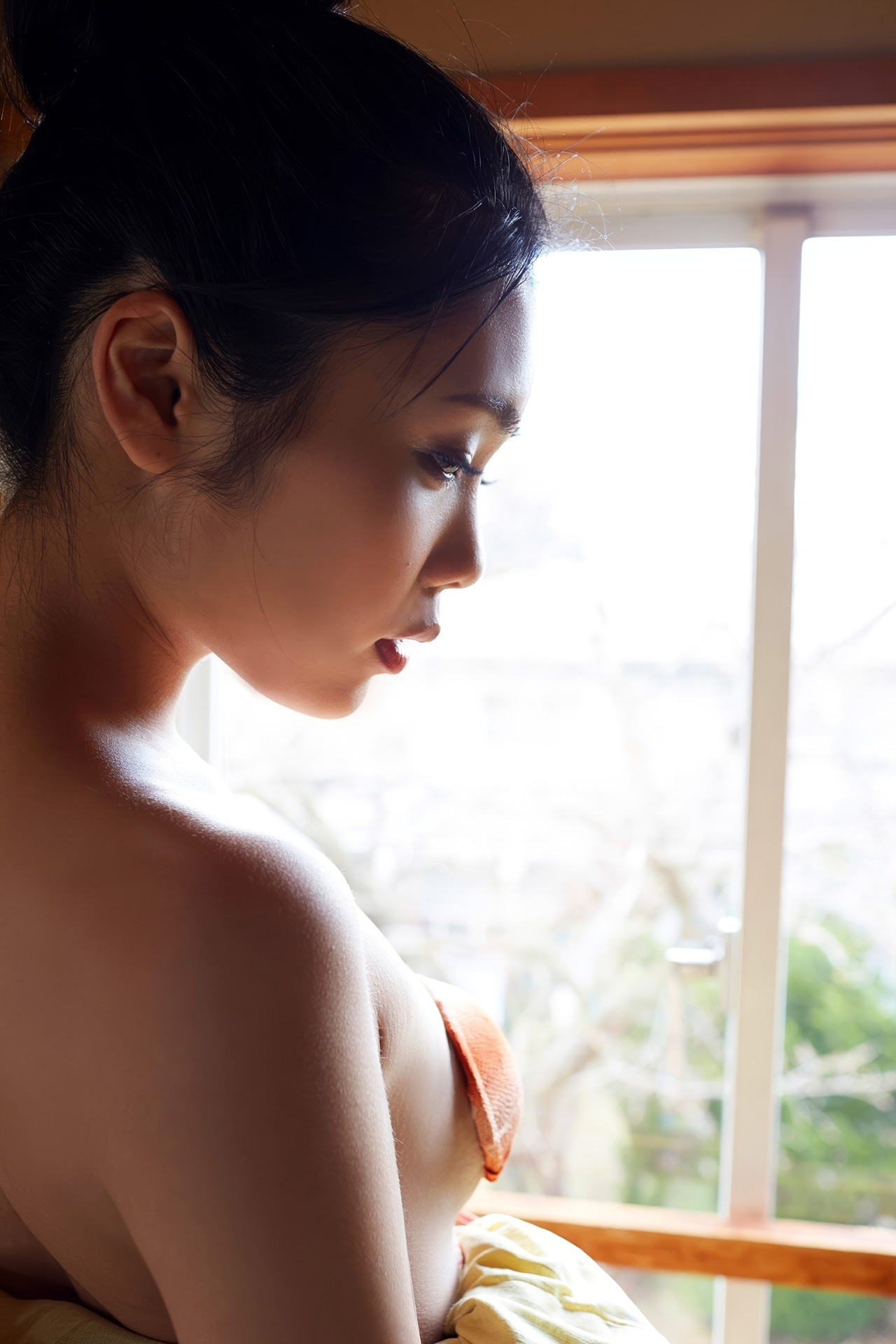 Umi 青海 (うみ), 写真集 年上彼女＜上＞ Set.01
