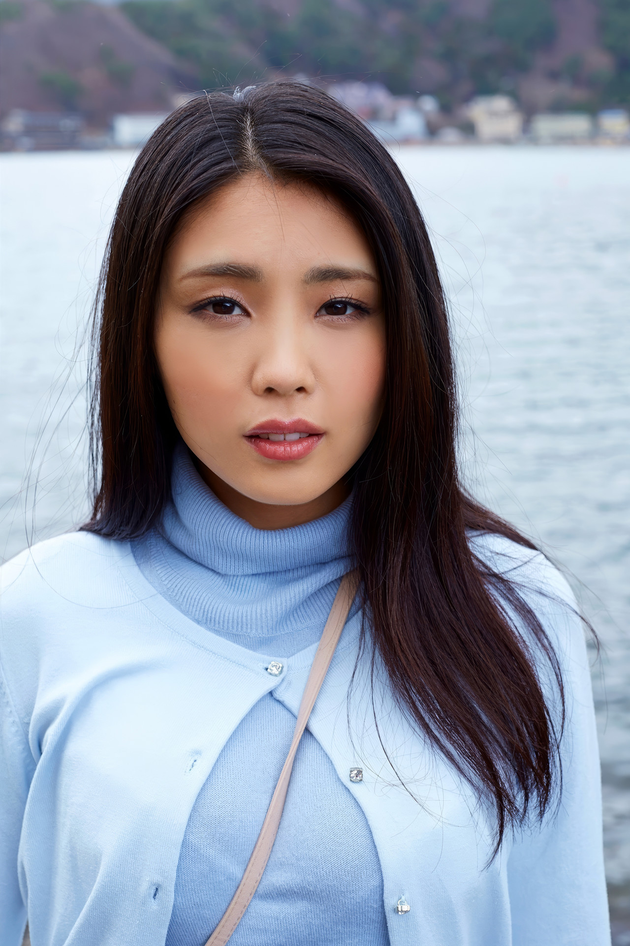 Umi 青海 (うみ), 写真集 年上彼女＜上＞ Set.02
