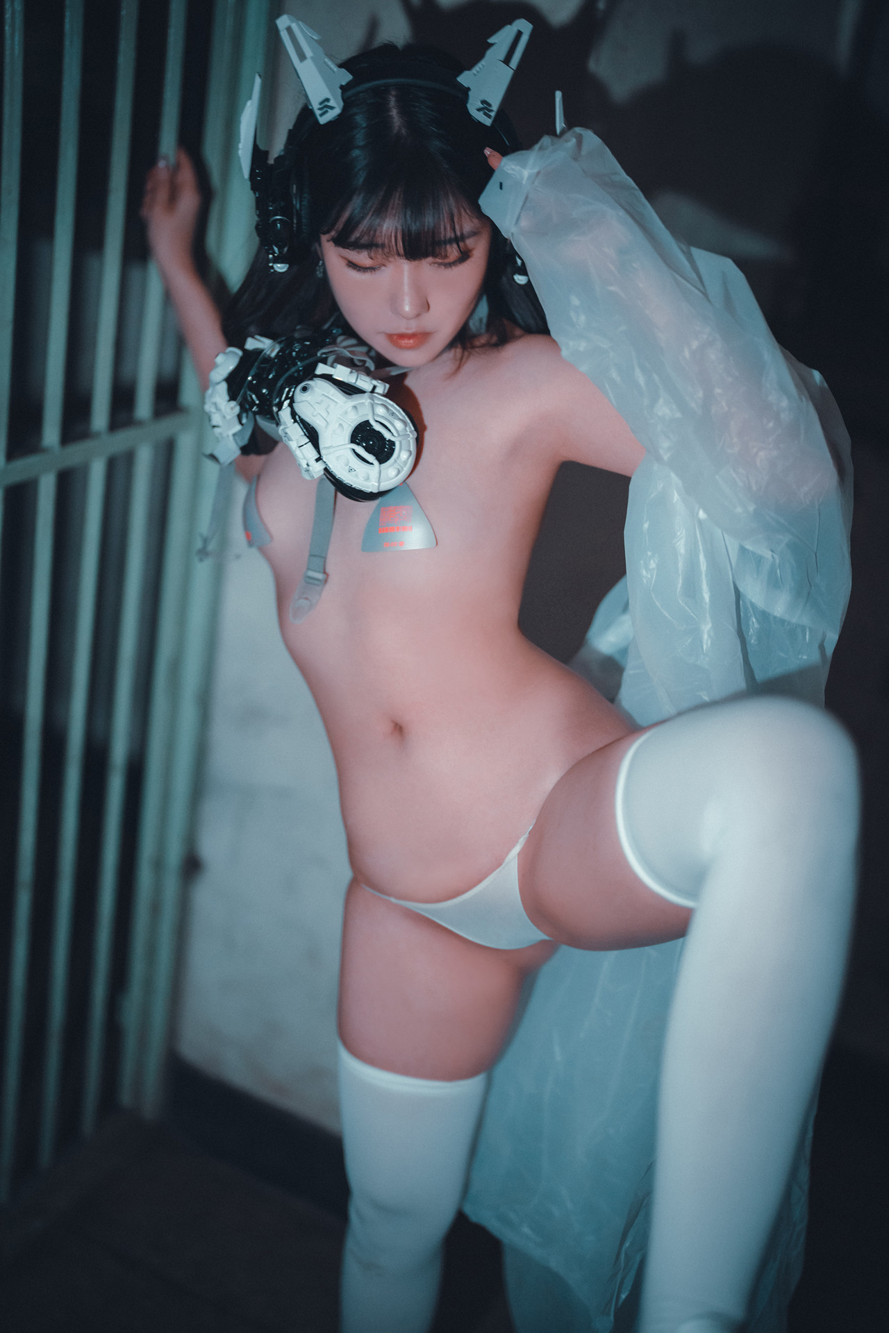 Sonson 손손, DJAWA ‘Masked-girl in raincoat’ Set.02
