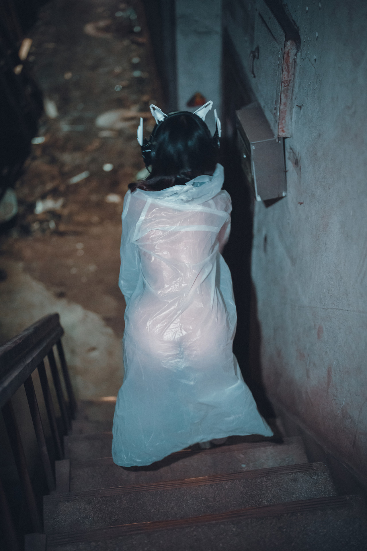 Sonson 손손, DJAWA ‘Masked-girl in raincoat’ Set.02