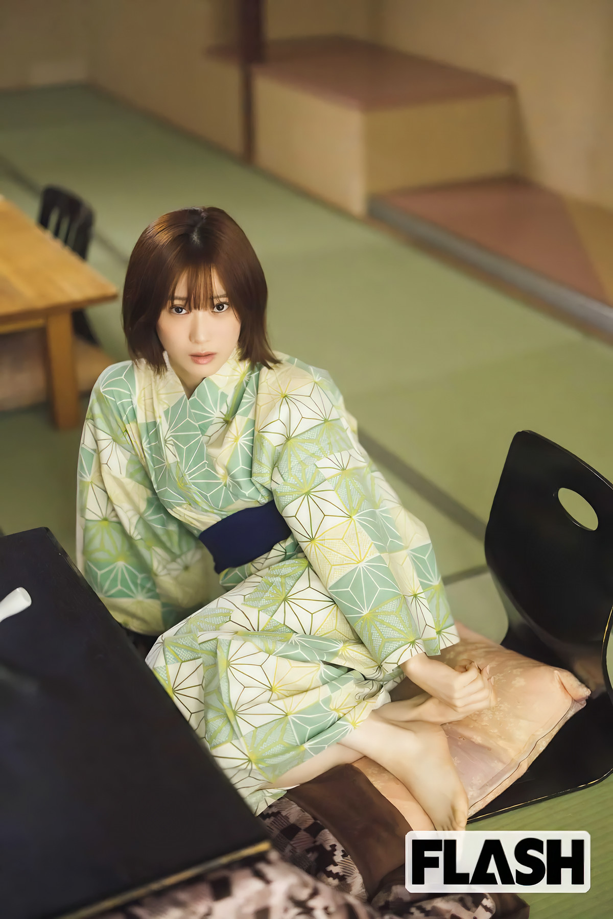 YUYU ゆゆ, Yoshino Chitose ちとせよしの, FLASH 2025.04.15 (フラッシュ 2025年4月15日号)