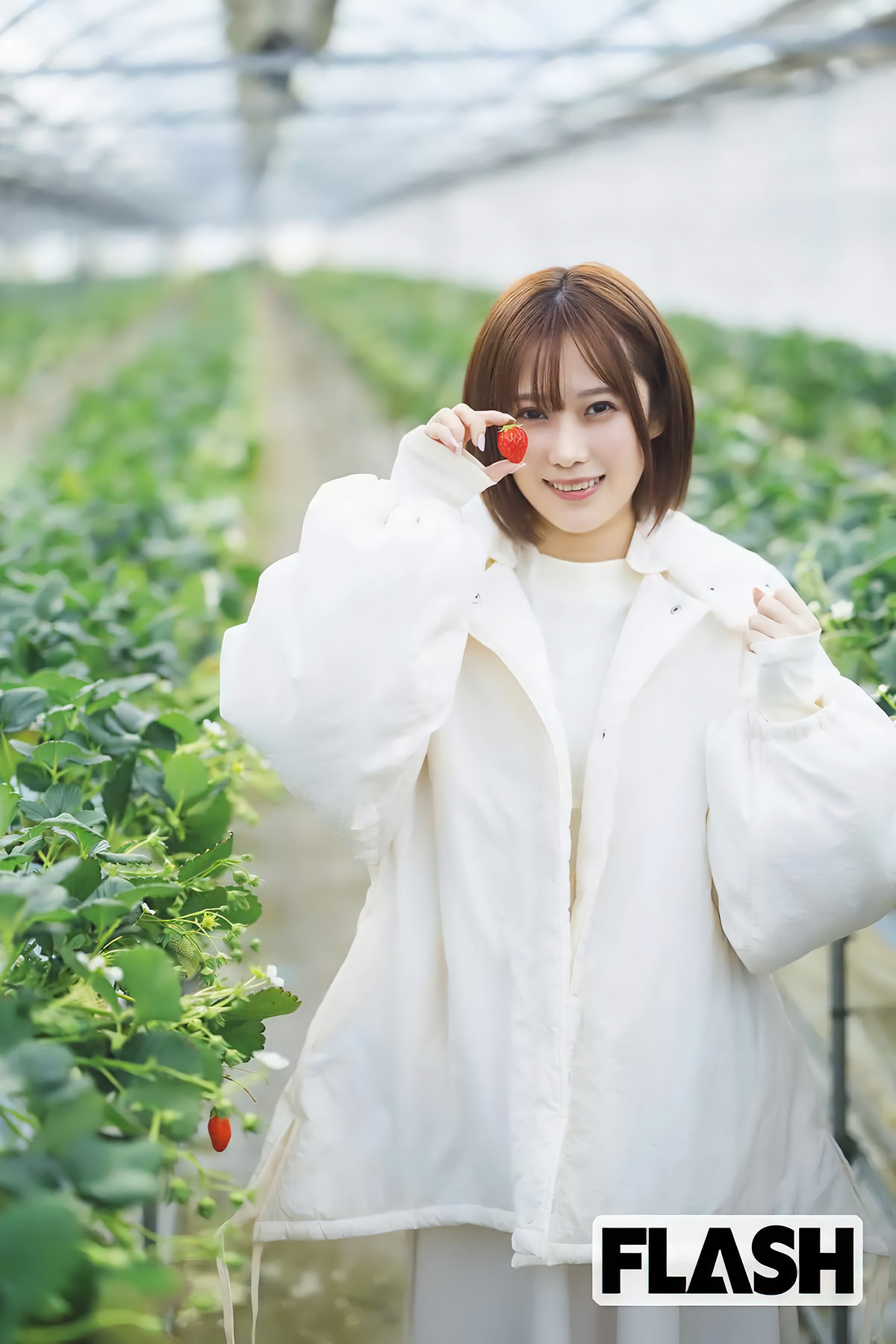 YUYU ゆゆ, Yoshino Chitose ちとせよしの, FLASH 2025.04.15 (フラッシュ 2025年4月15日号)