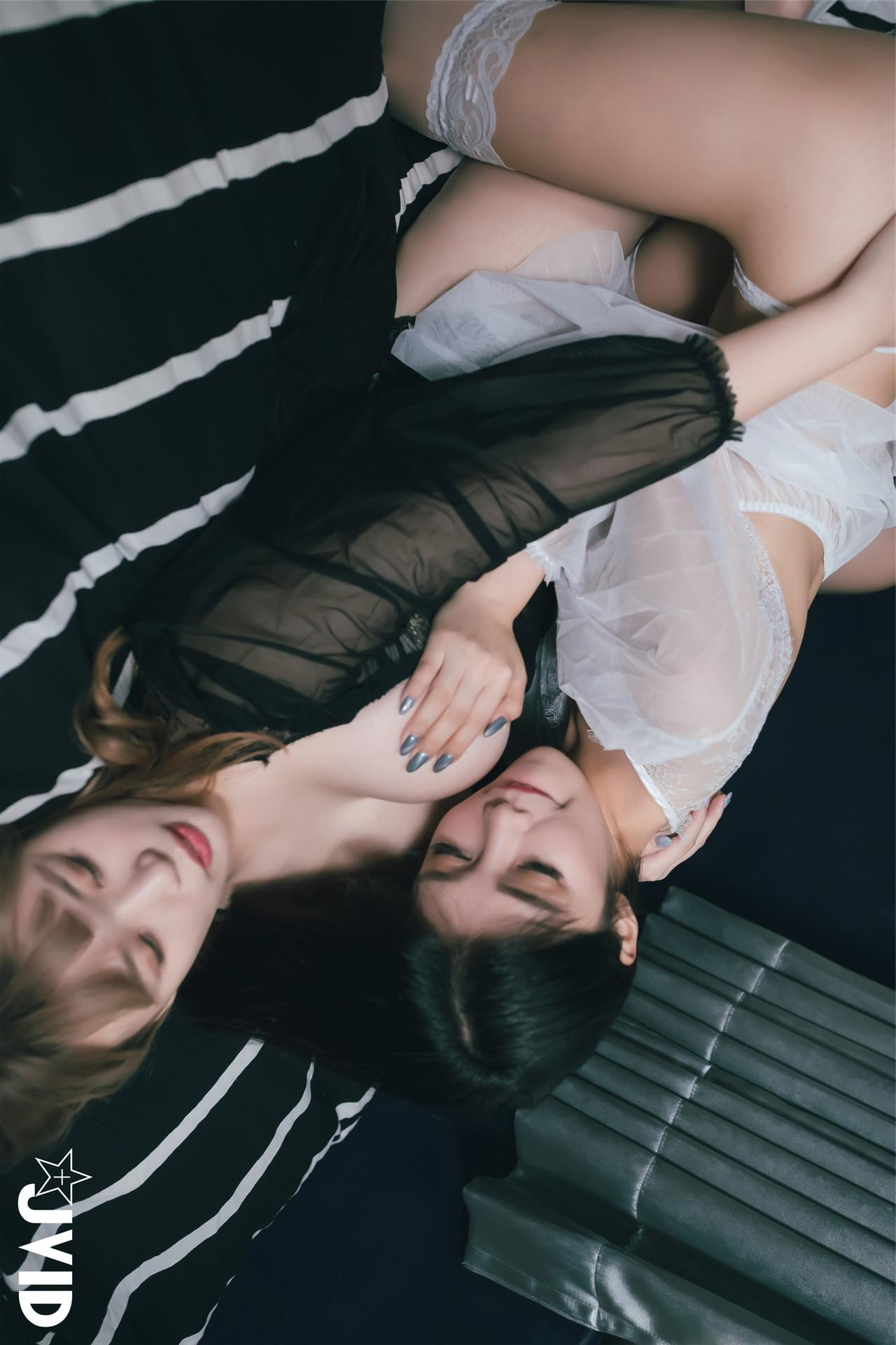 JVID Linda & Ruru 巨乳女神的碰撞_性感小恶魔-雪白H乳-极致美尻 Set.02