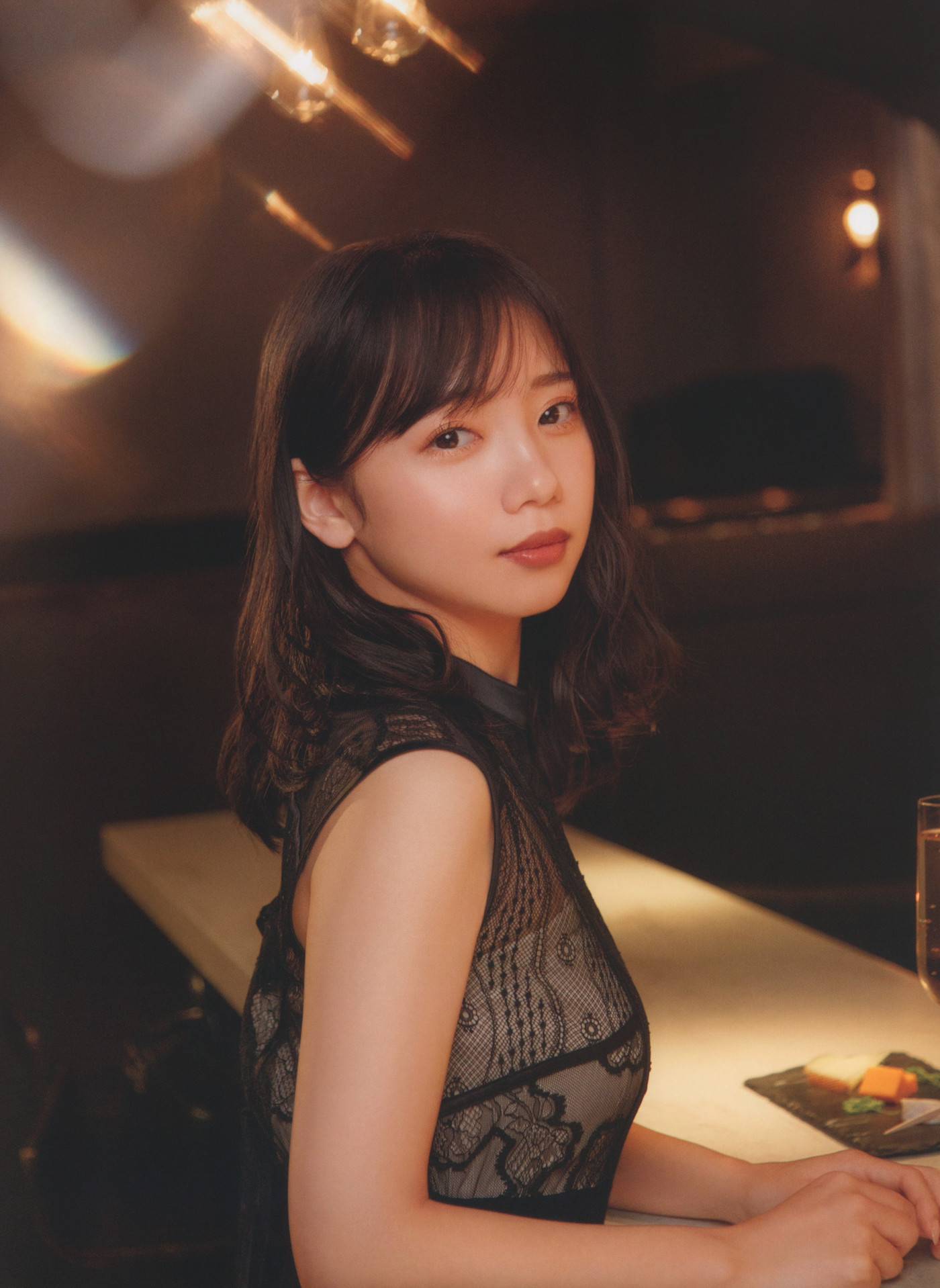 Kyoko Saito 齊藤京子, WHITE Graph 009 Set.03
