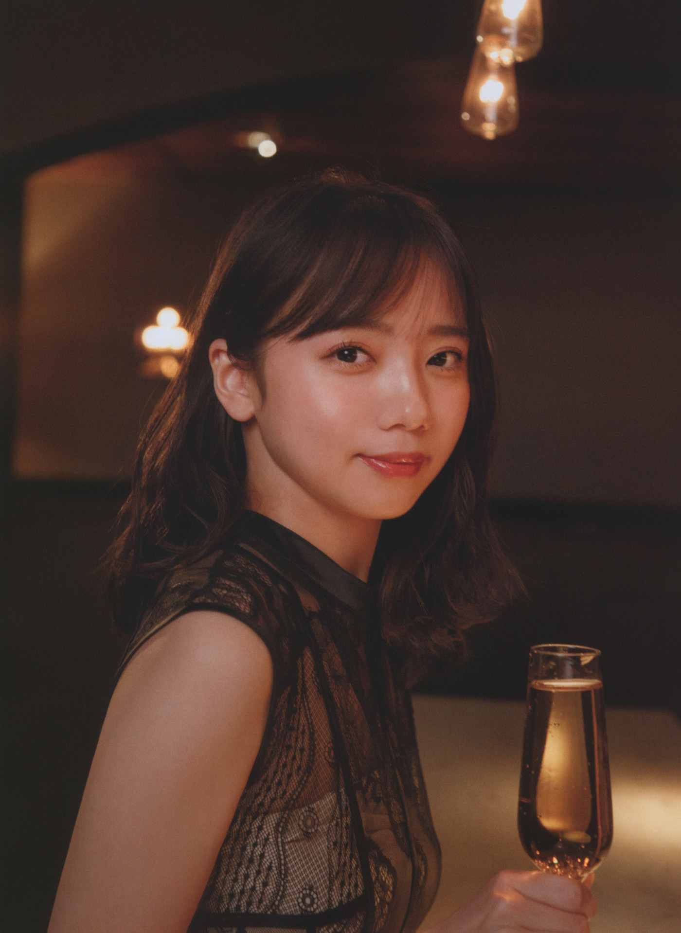 Kyoko Saito 齊藤京子, WHITE Graph 009 Set.03
