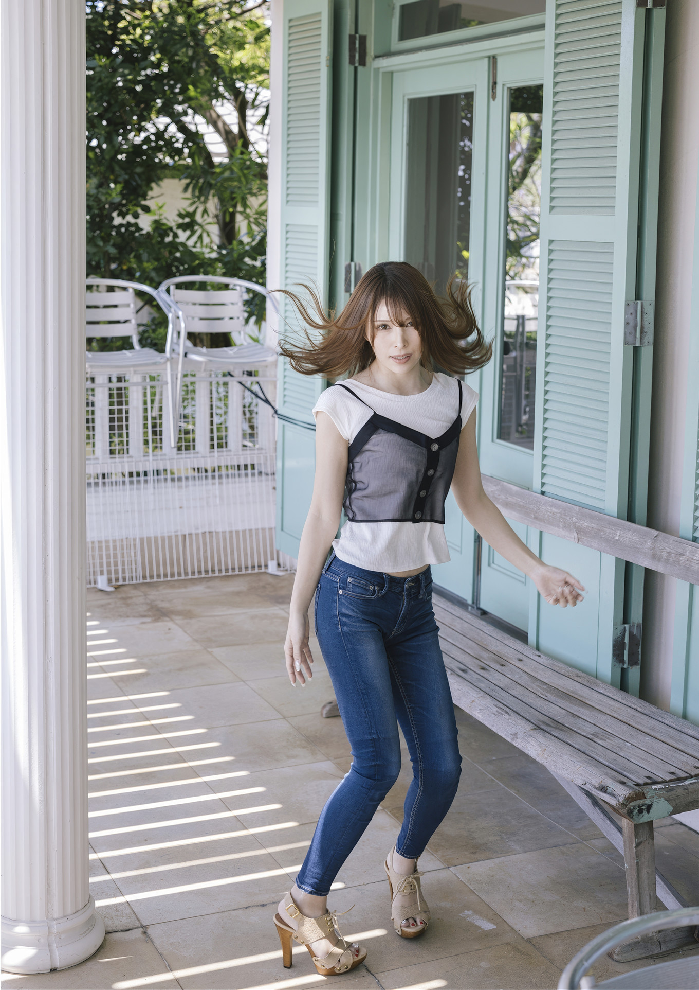 Mayuki Ito 伊藤舞雪, 週刊実話デジタル写真集 『Bitter Milk』 Set.01