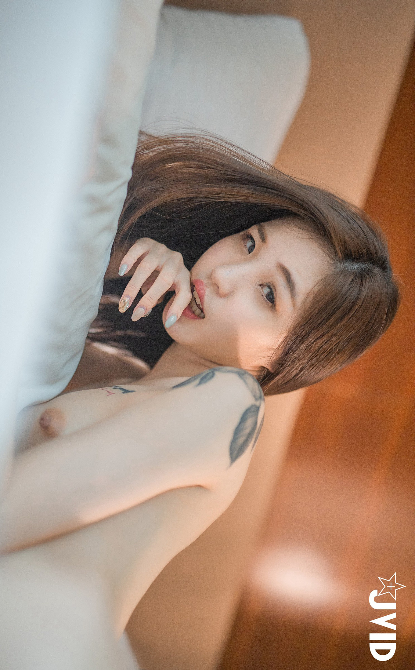 JVID Catlin 高校初恋女生-运动后Sex-約打籃球-卻被好友偷約去旅館 Set.03