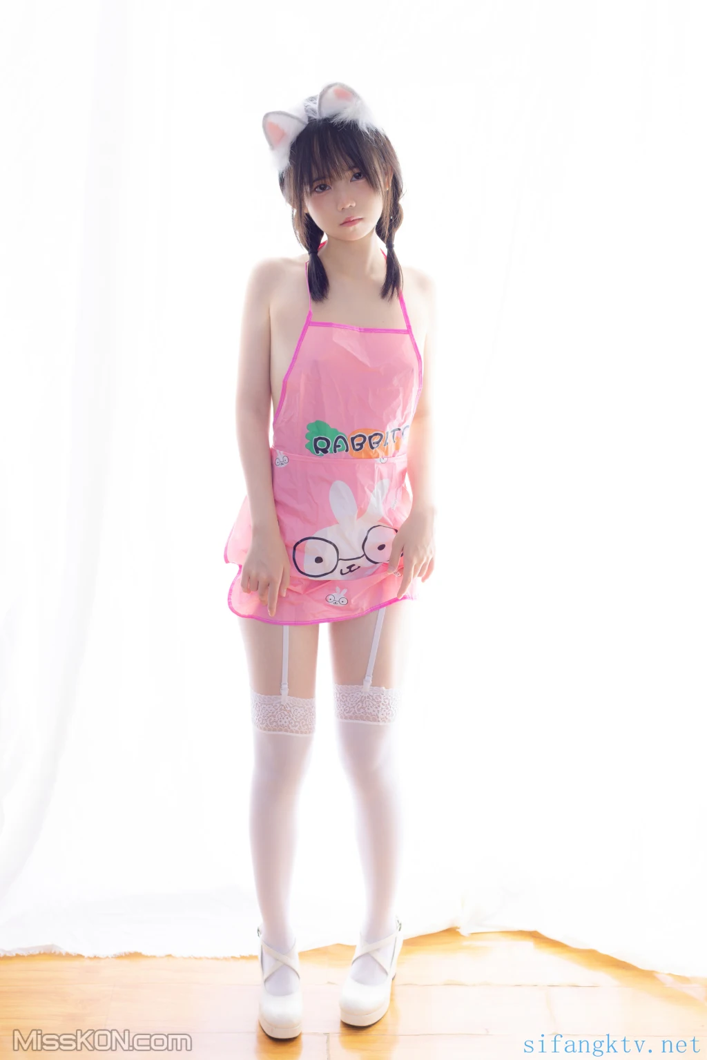 少女秩序 – 小鱼 – 粉色肚兜