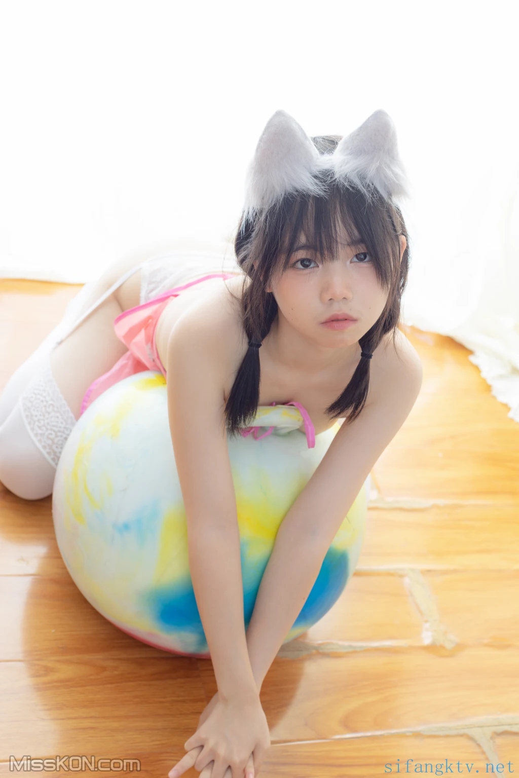 少女秩序 – 小鱼 – 粉色肚兜