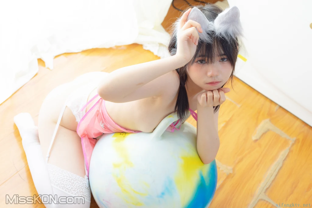 少女秩序 – 小鱼 – 粉色肚兜