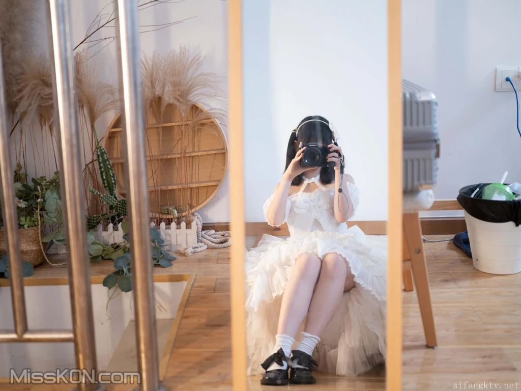 少女秩序_ R18 小鱼 丝滑萝莉居家女仆