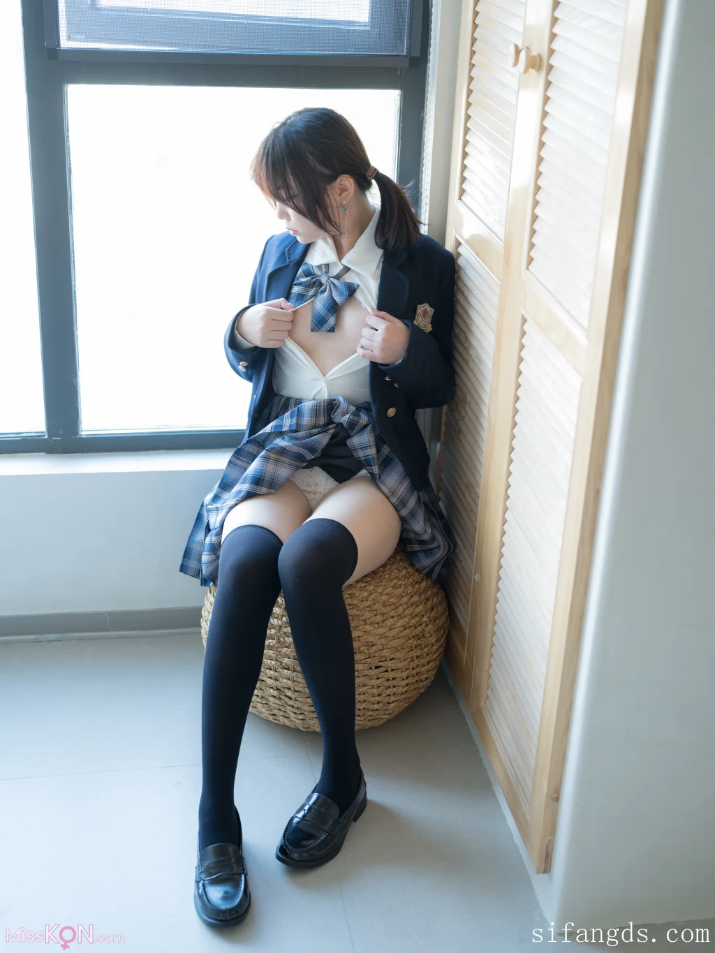 [森萝财团写真] 小安 R18 内部定制 JK制服浴缸