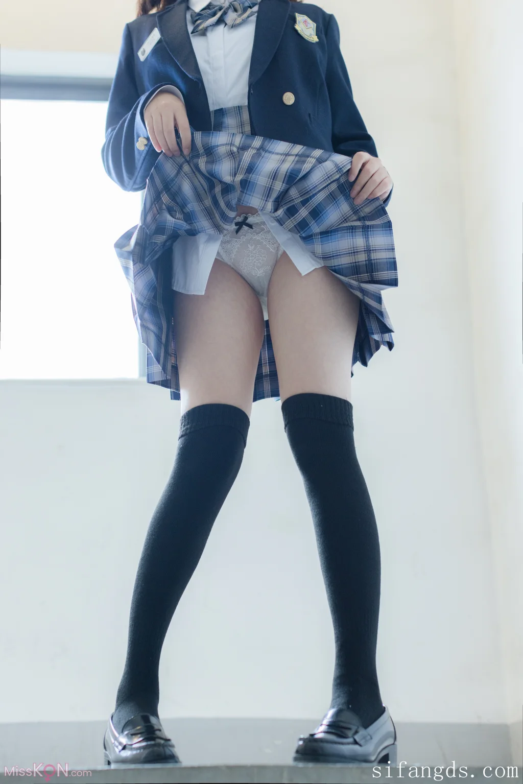 [森萝财团写真] 小安 R18 内部定制 JK制服浴缸