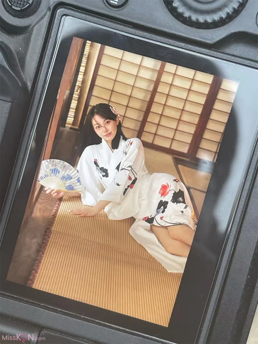 橘猫juju_ 顶级小美女 黑色蕾丝下的神秘诱惑