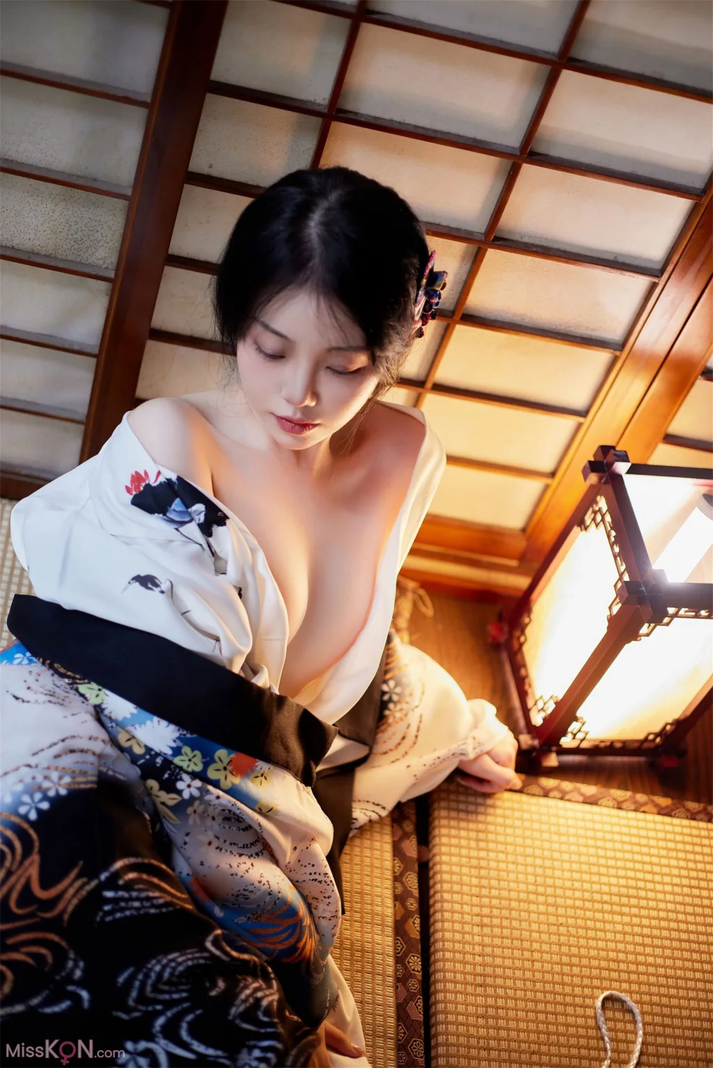 橘猫juju_ 顶级小美女 黑色蕾丝下的神秘诱惑