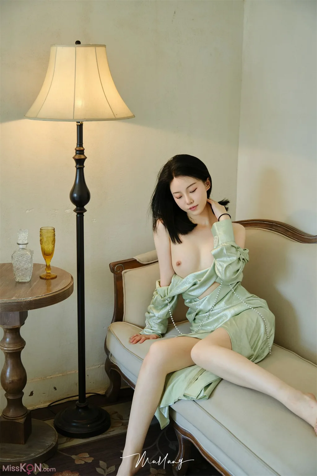 橘猫juju_ 顶级小美女 黑色蕾丝下的神秘诱惑