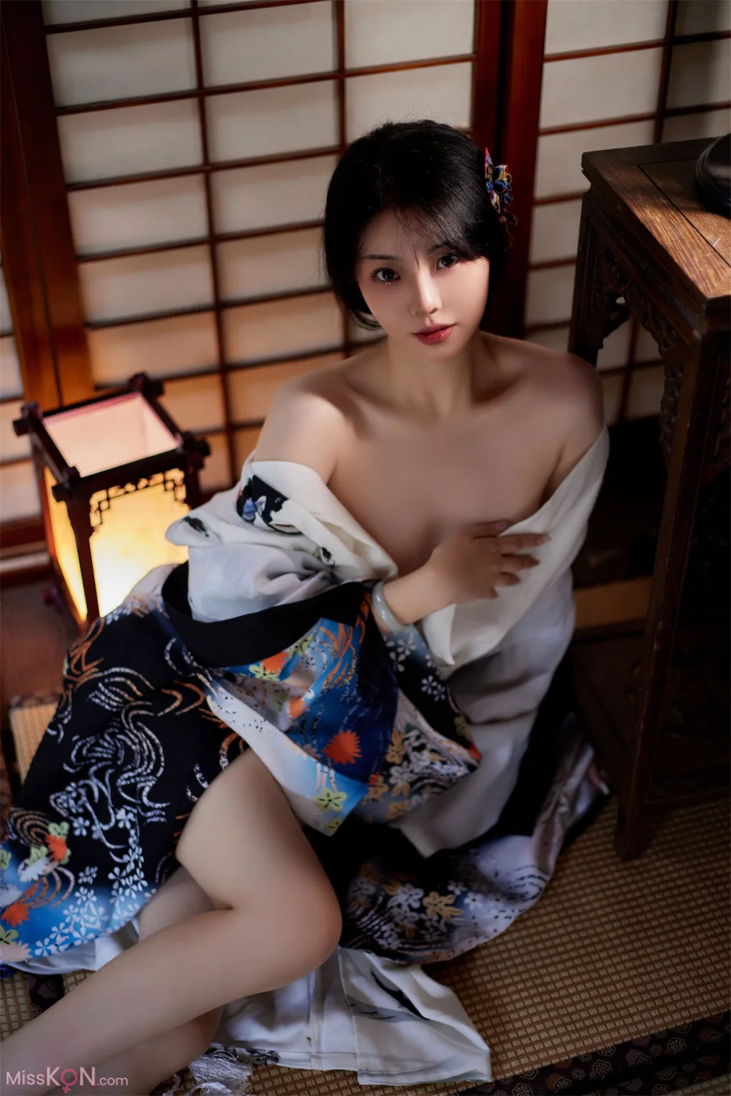 橘猫juju_ 顶级小美女 黑色蕾丝下的神秘诱惑