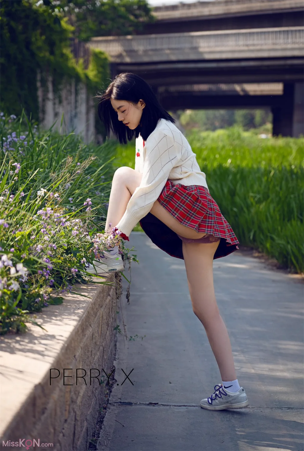 橘猫juju_ 顶级小美女 黑色蕾丝下的神秘诱惑