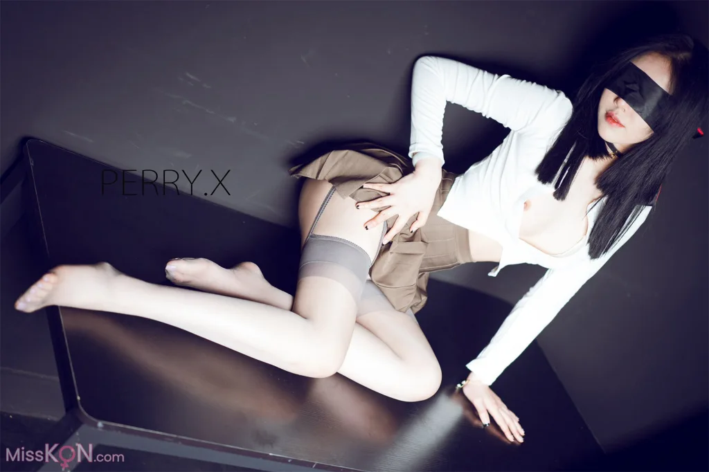 橘猫juju_ 顶级小美女 黑色蕾丝下的神秘诱惑