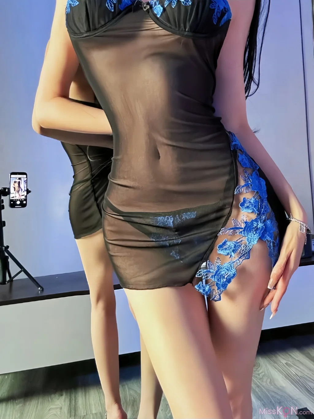 黎允熙baby_ 黑丝透视性感睡裙