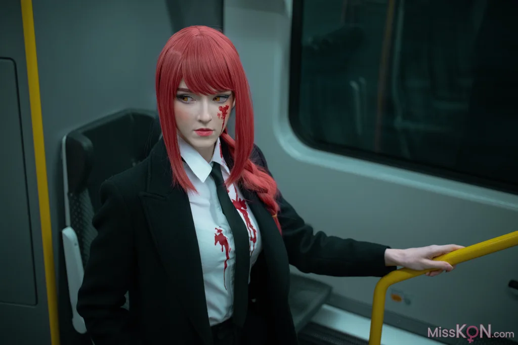 Coser@Candy_Ball_ Makima