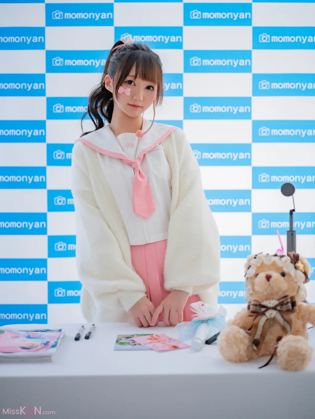 Coser@NAGISA魔物喵_ ビキニアイドルのサイン会