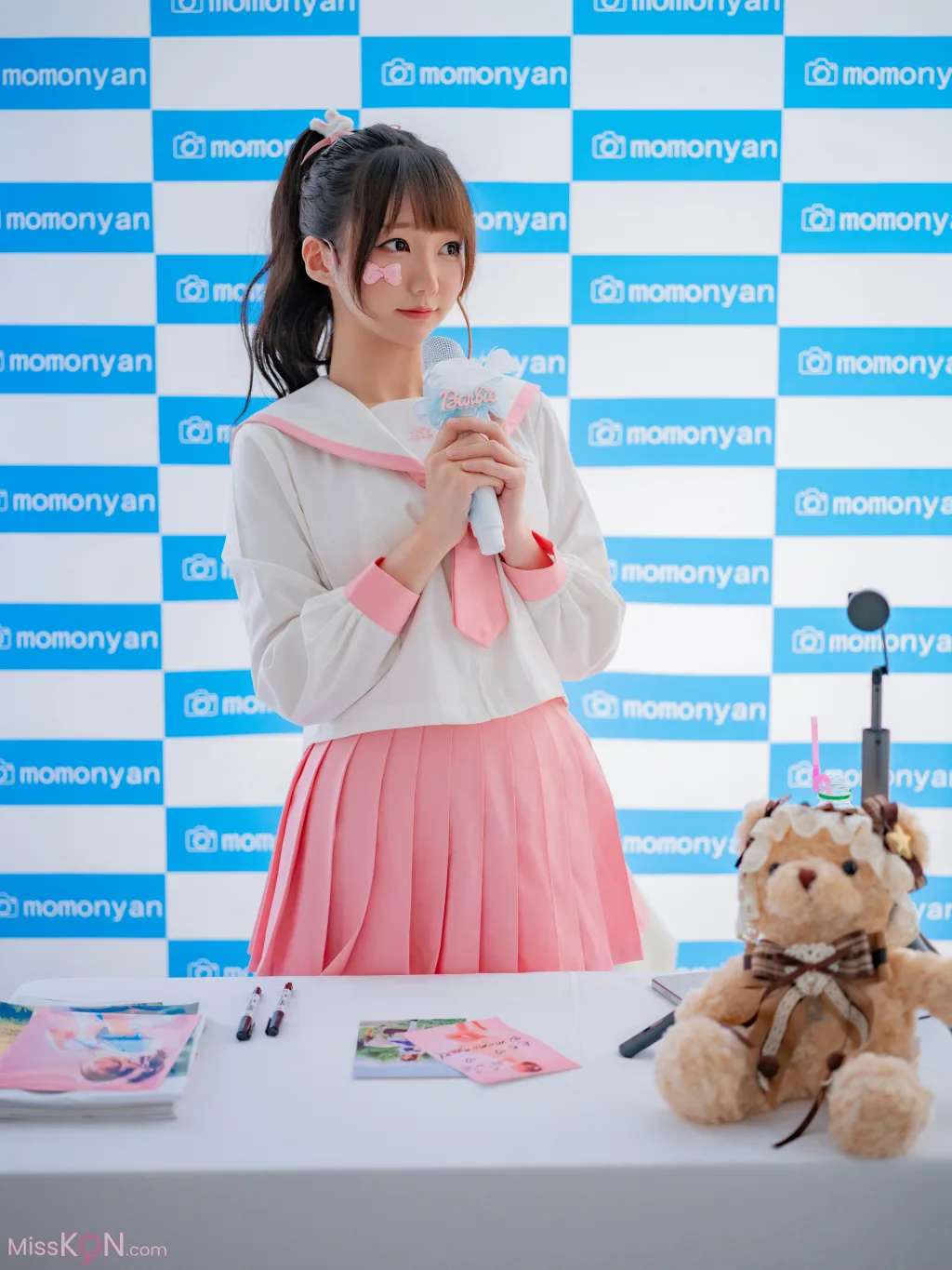 Coser@NAGISA魔物喵_ ビキニアイドルのサイン会