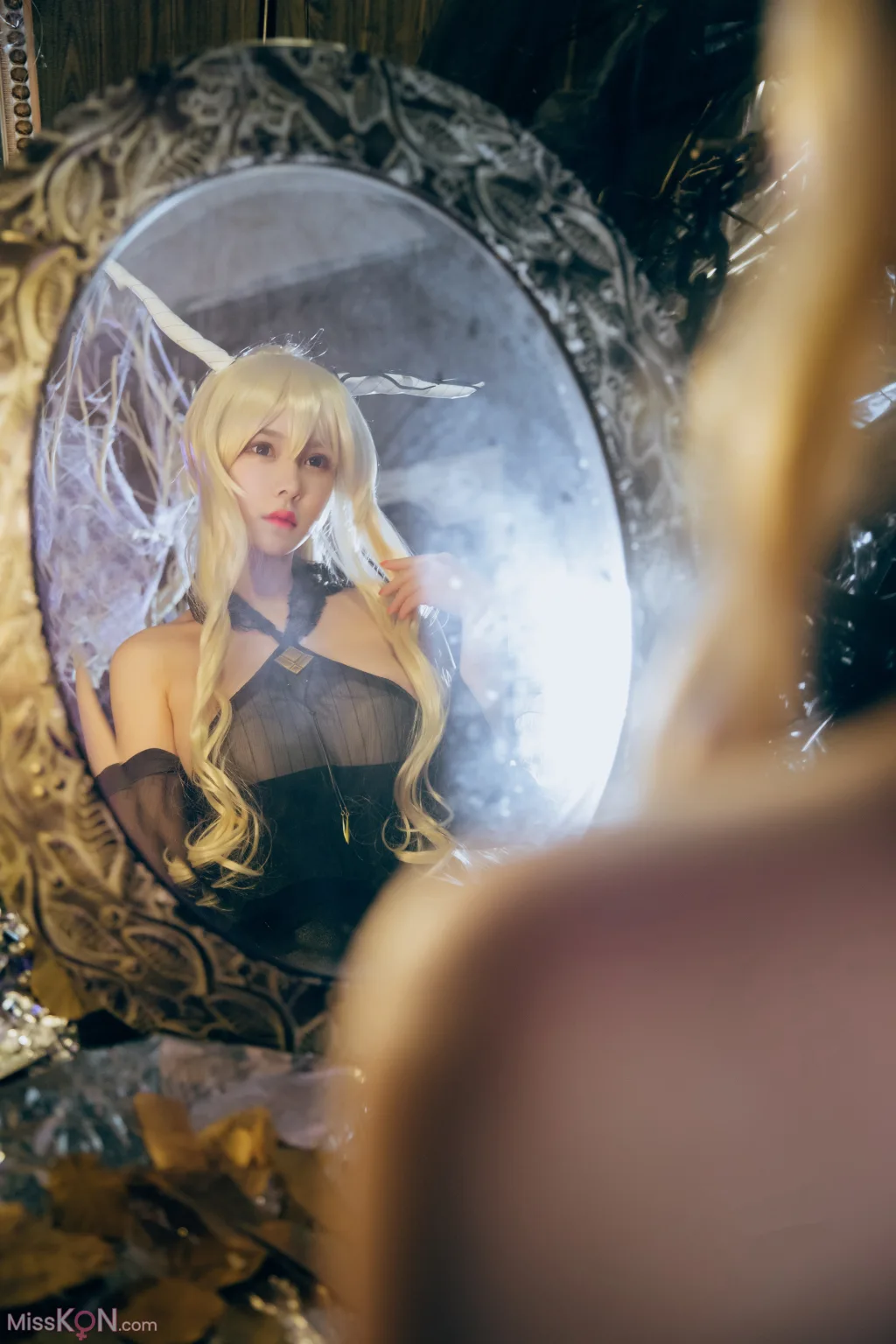 Coser@亚马逊鲶鱼_ 明日方舟 闪灵 泳衣