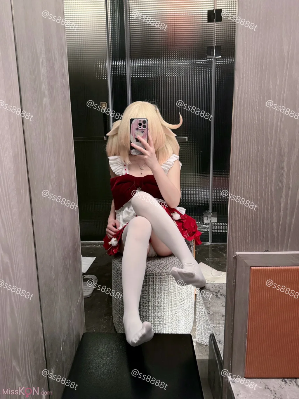 Coser@兔三岁(ss8888t)_ 高颜小仙女 被怪叔叔骗到酒店无套中出