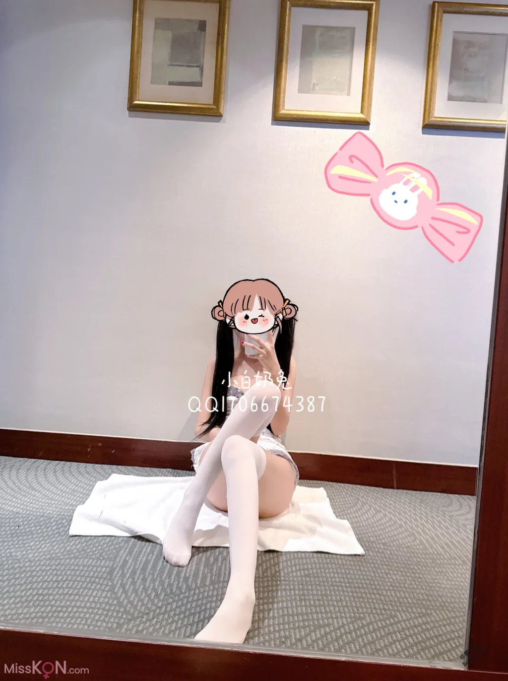 Coser@小白奶兔&点心兔_ 黑白丝女仆