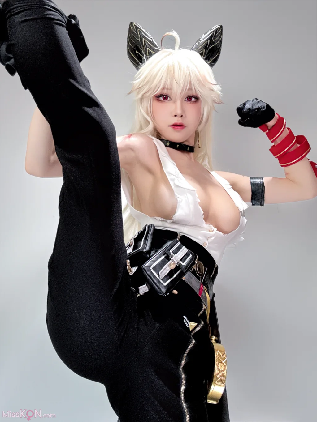 Coser@水淼Aqua_ 贊妮爆衣自拍
