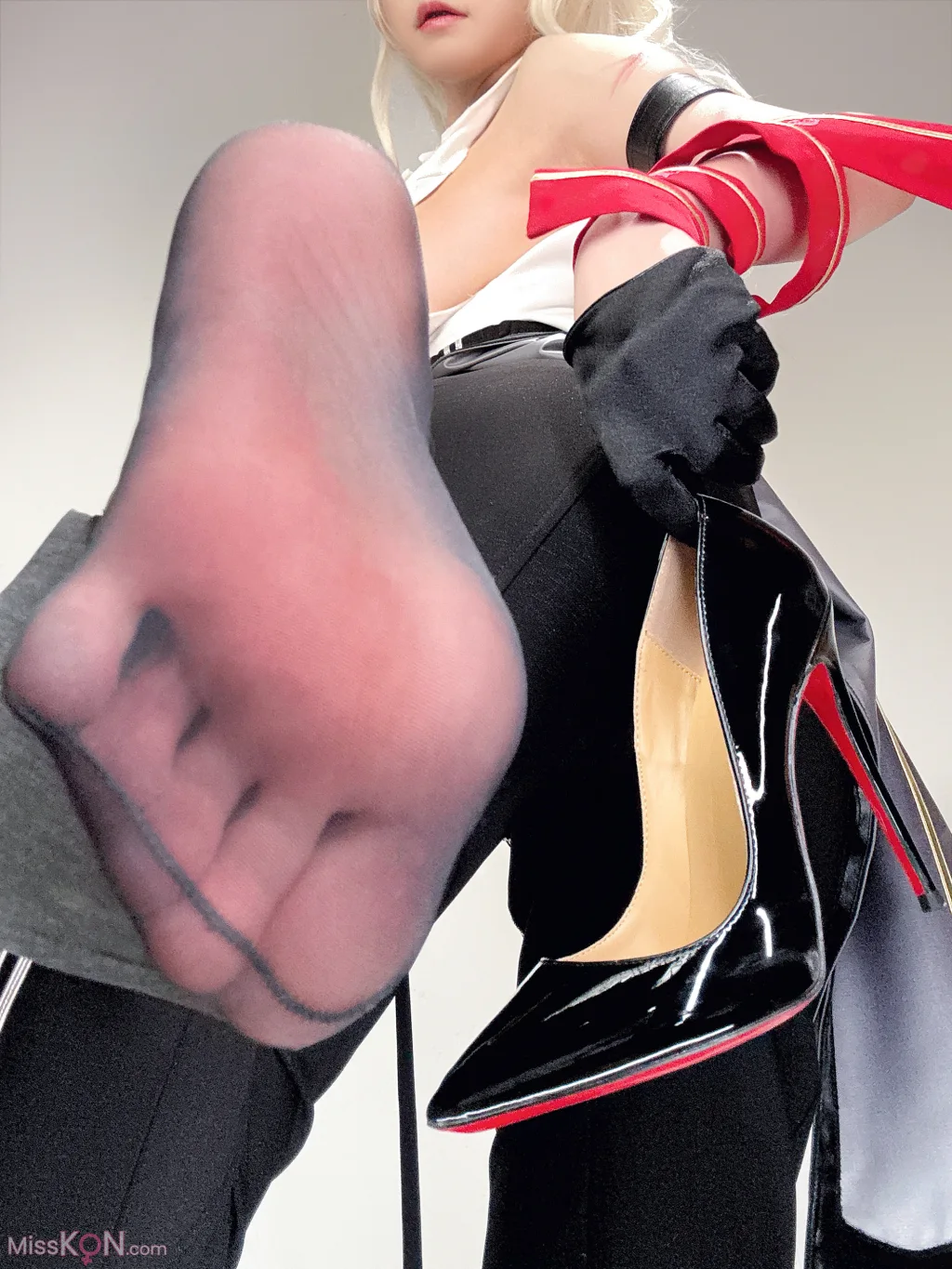 Coser@水淼Aqua_ 贊妮爆衣自拍
