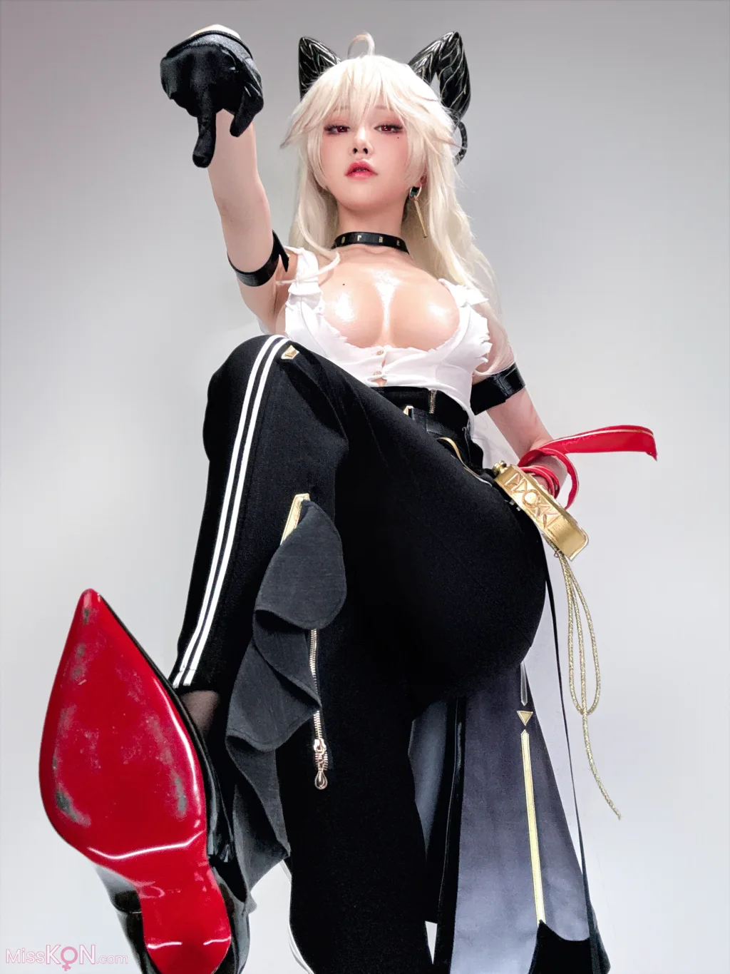 Coser@水淼Aqua_ 贊妮爆衣自拍