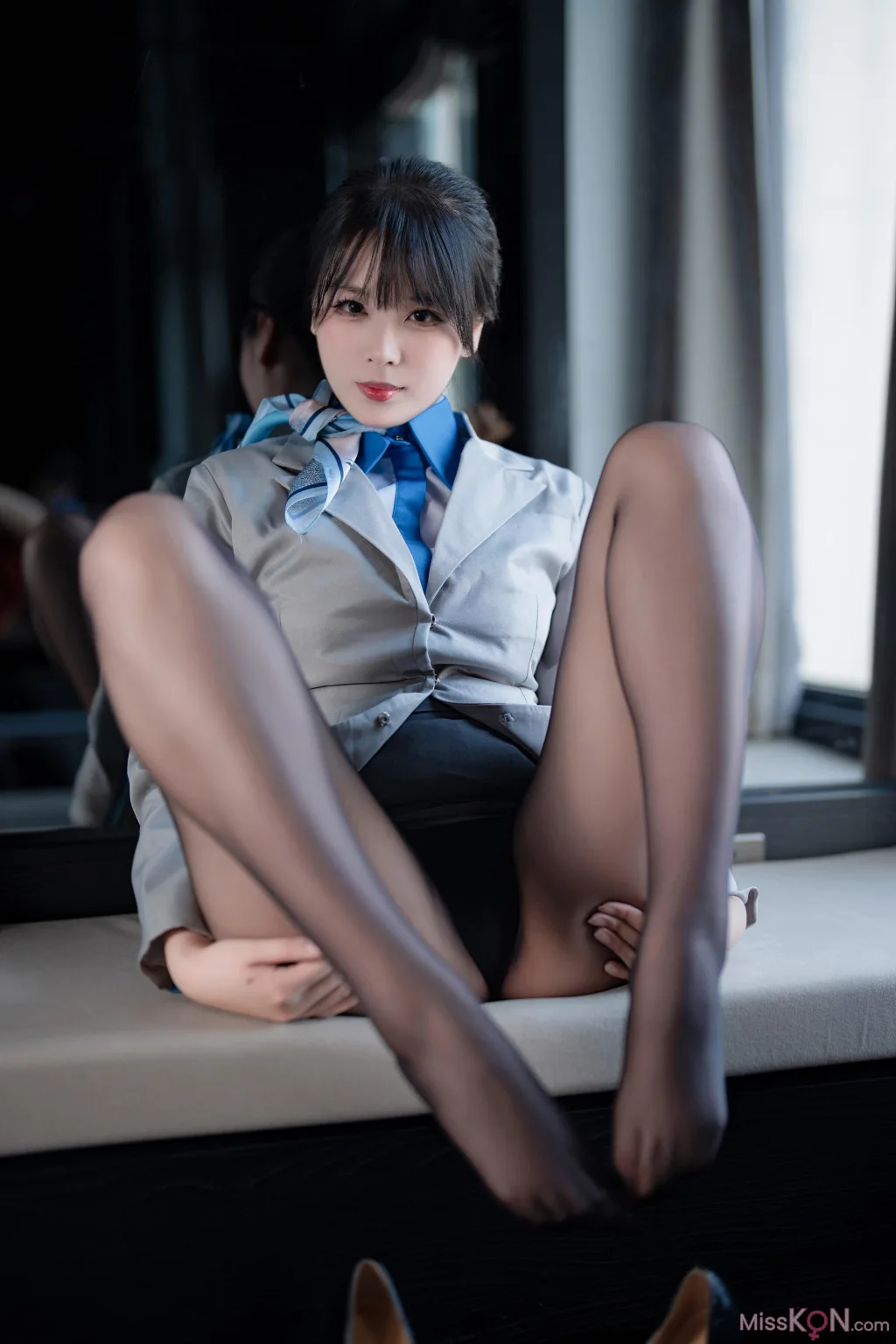 Coser@轩萧学姐_ 空姐室内黑丝