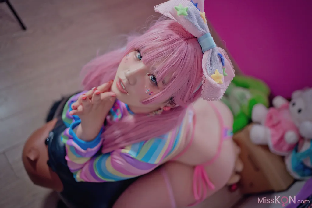 Coser@阿半今天很开心_ 粉色双马尾