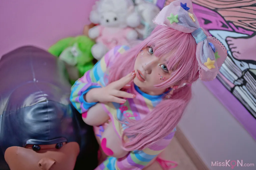 Coser@阿半今天很开心_ 粉色双马尾