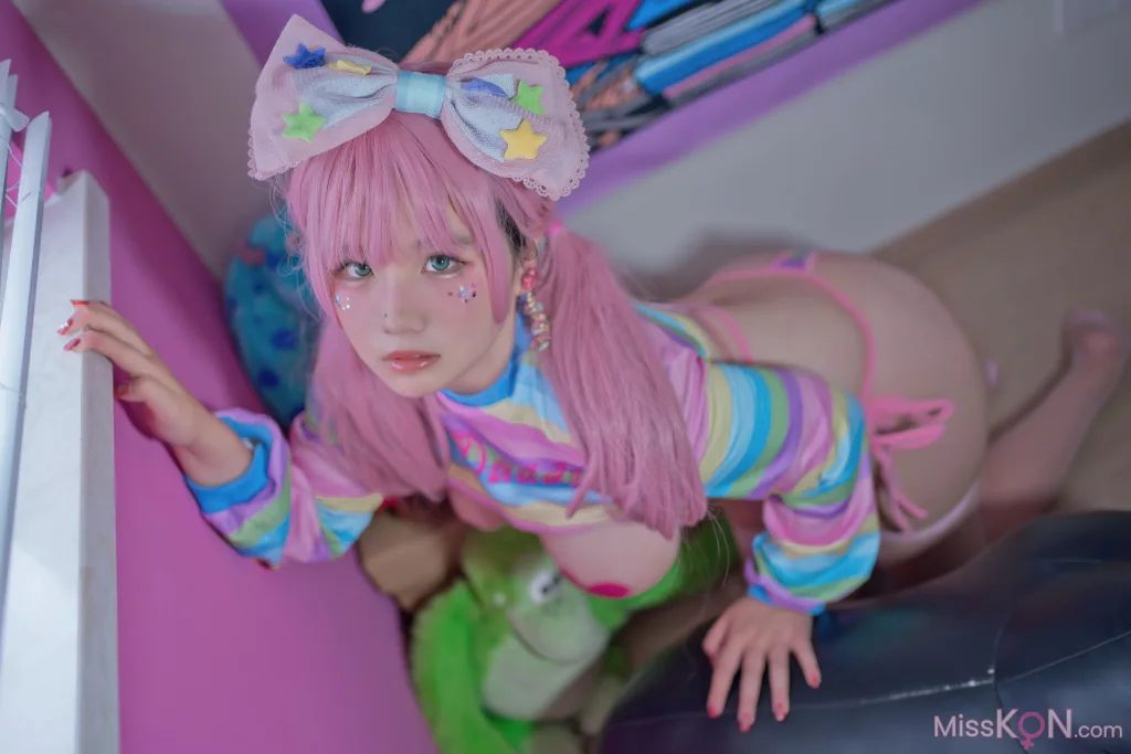 Coser@阿半今天很开心_ 粉色双马尾