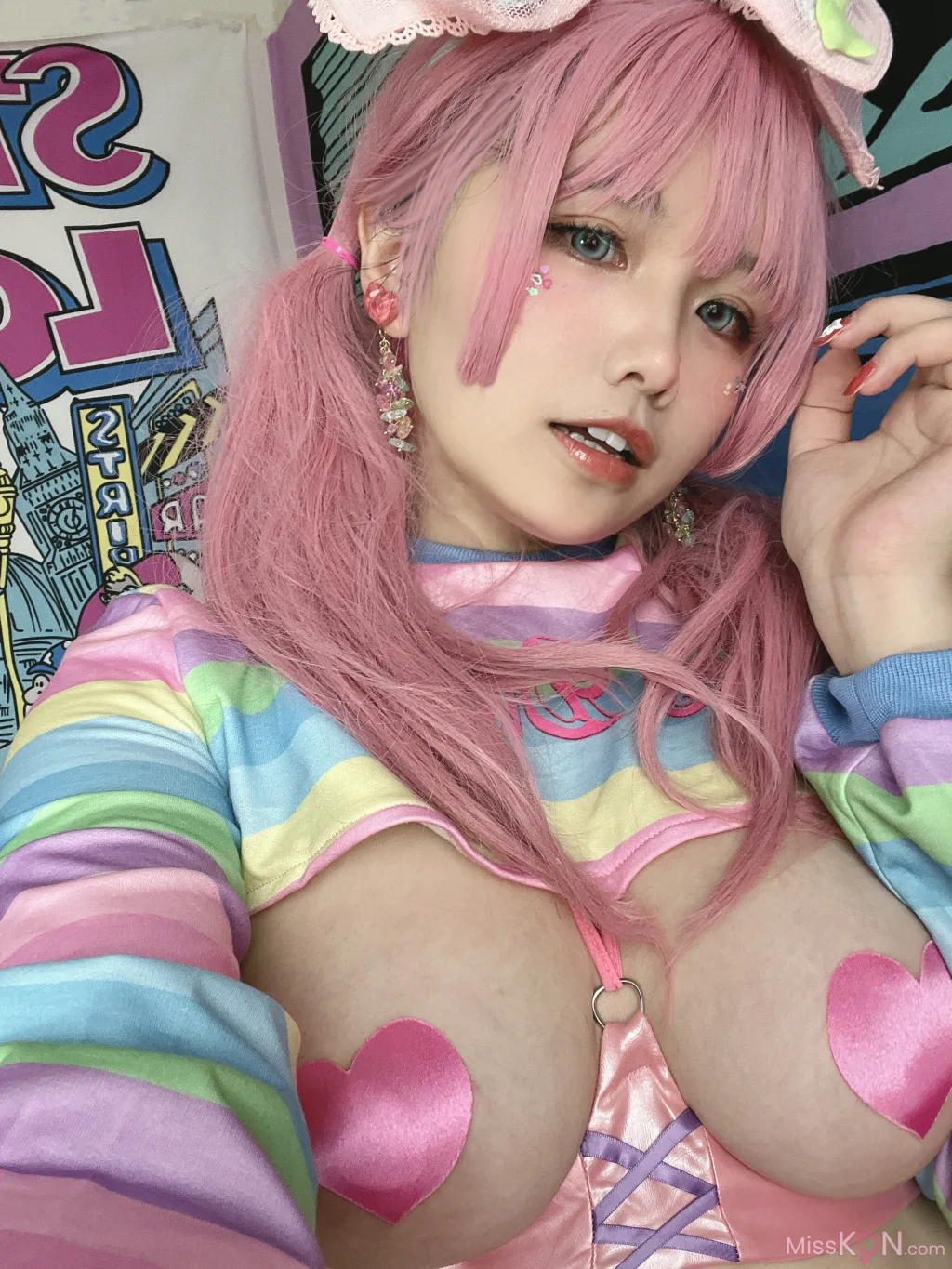 Coser@阿半今天很开心_ 粉色双马尾