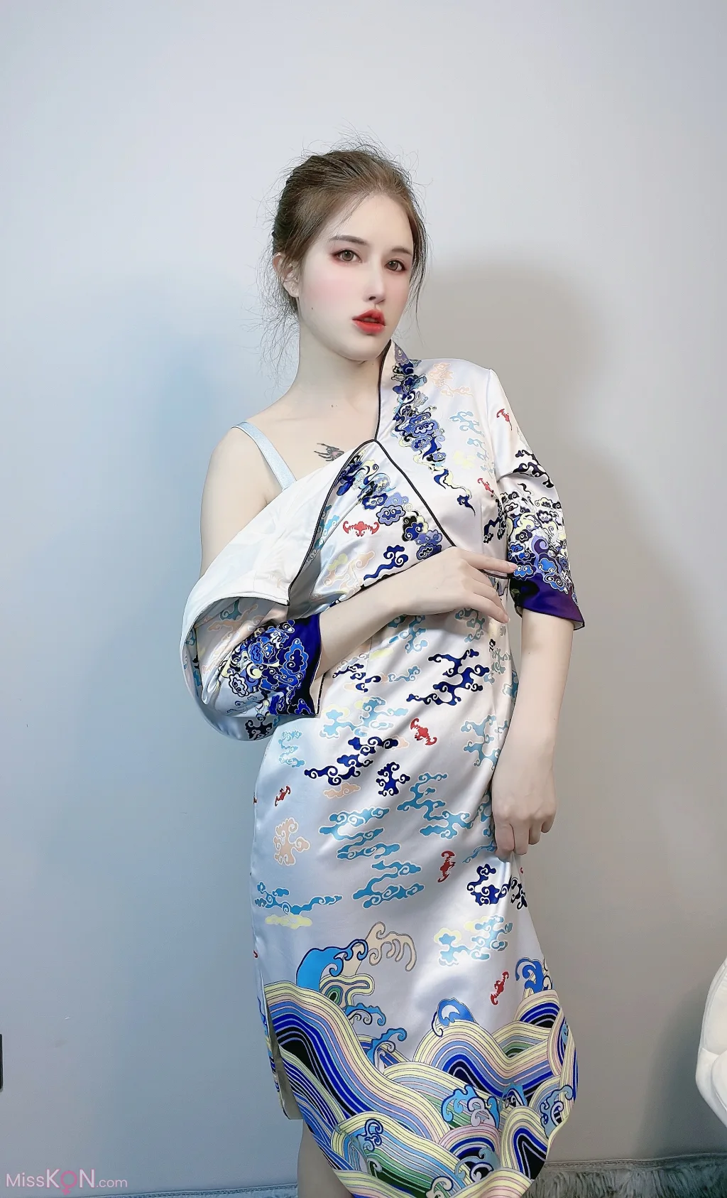 Coser@鹿八岁_ 预售期间附送自拍图