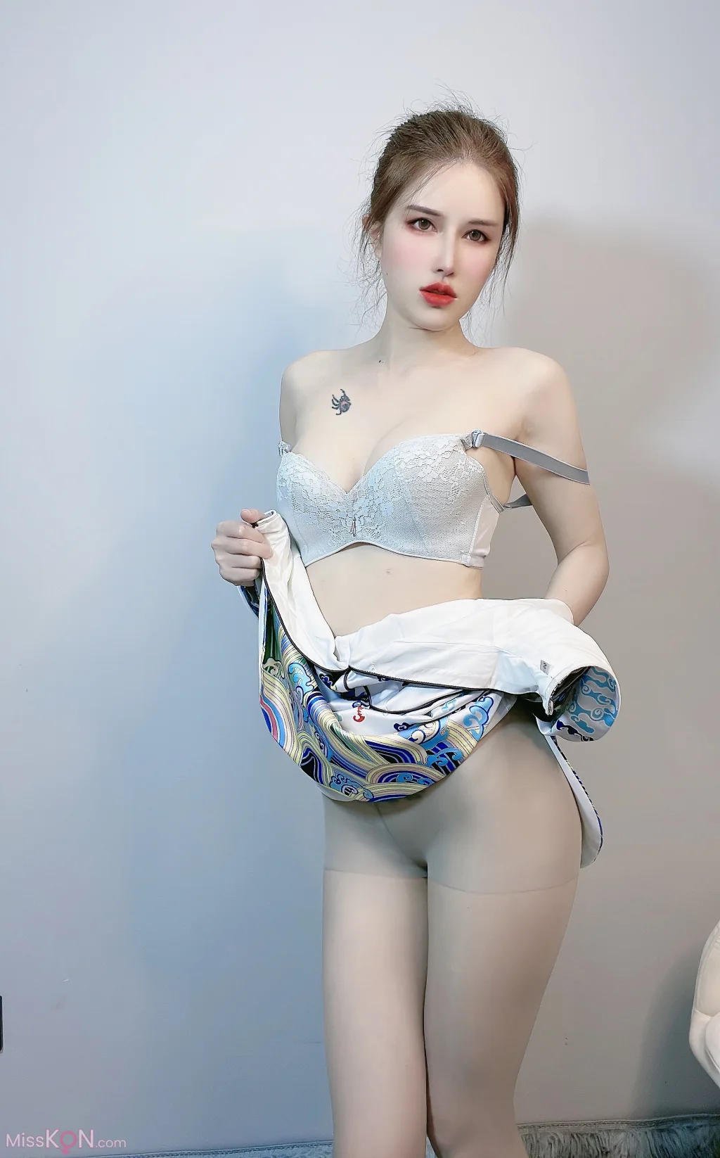 Coser@鹿八岁_ 预售期间附送自拍图