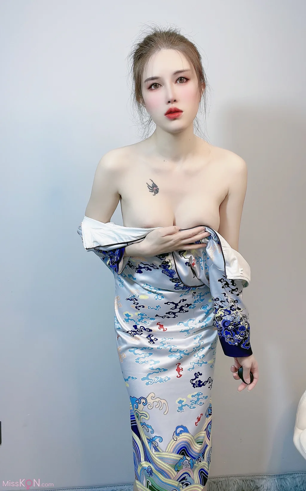 Coser@鹿八岁_ 预售期间附送自拍图