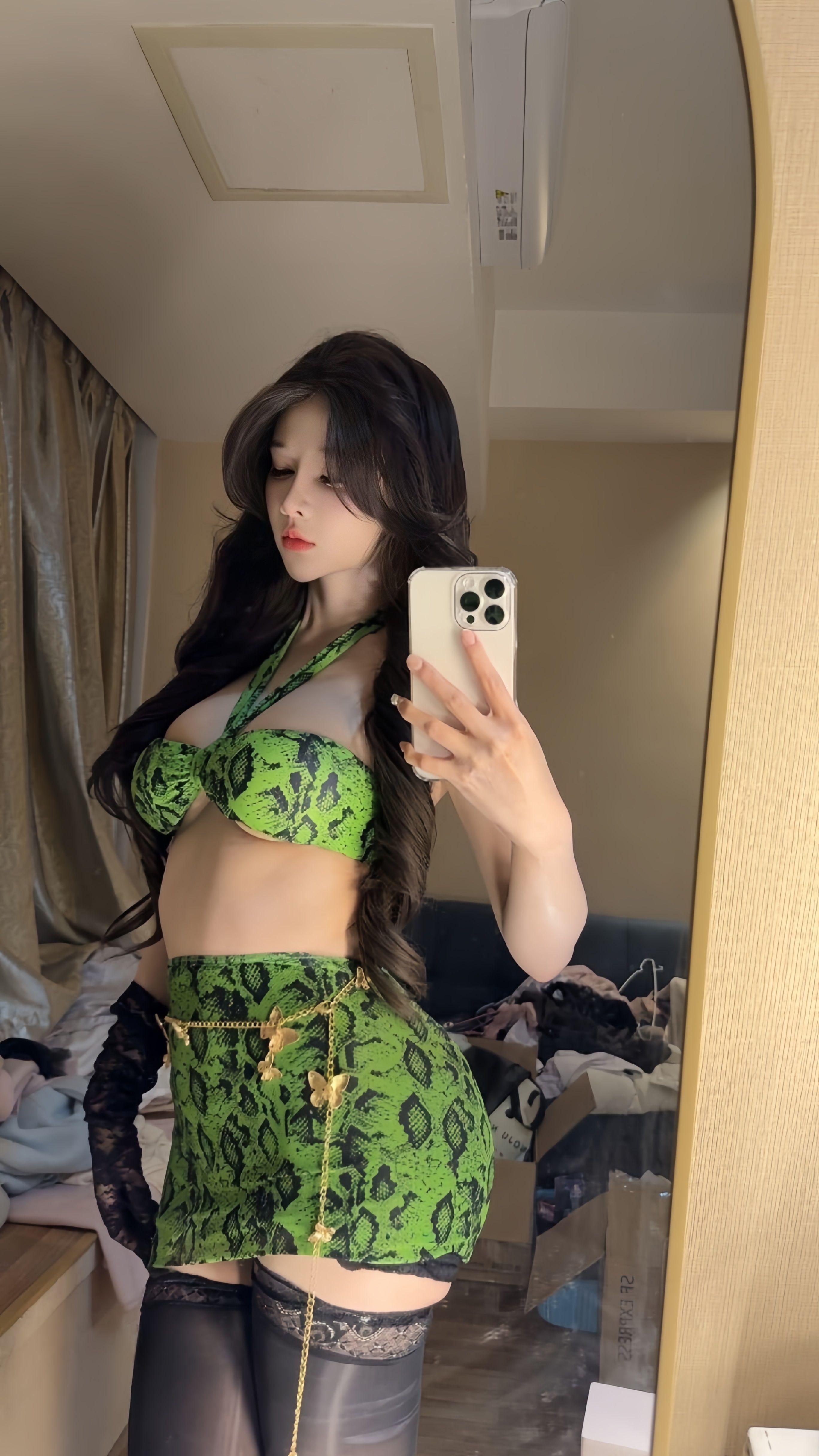 [Cosplay] 无欲无求的推土君 – 青色蛇纹