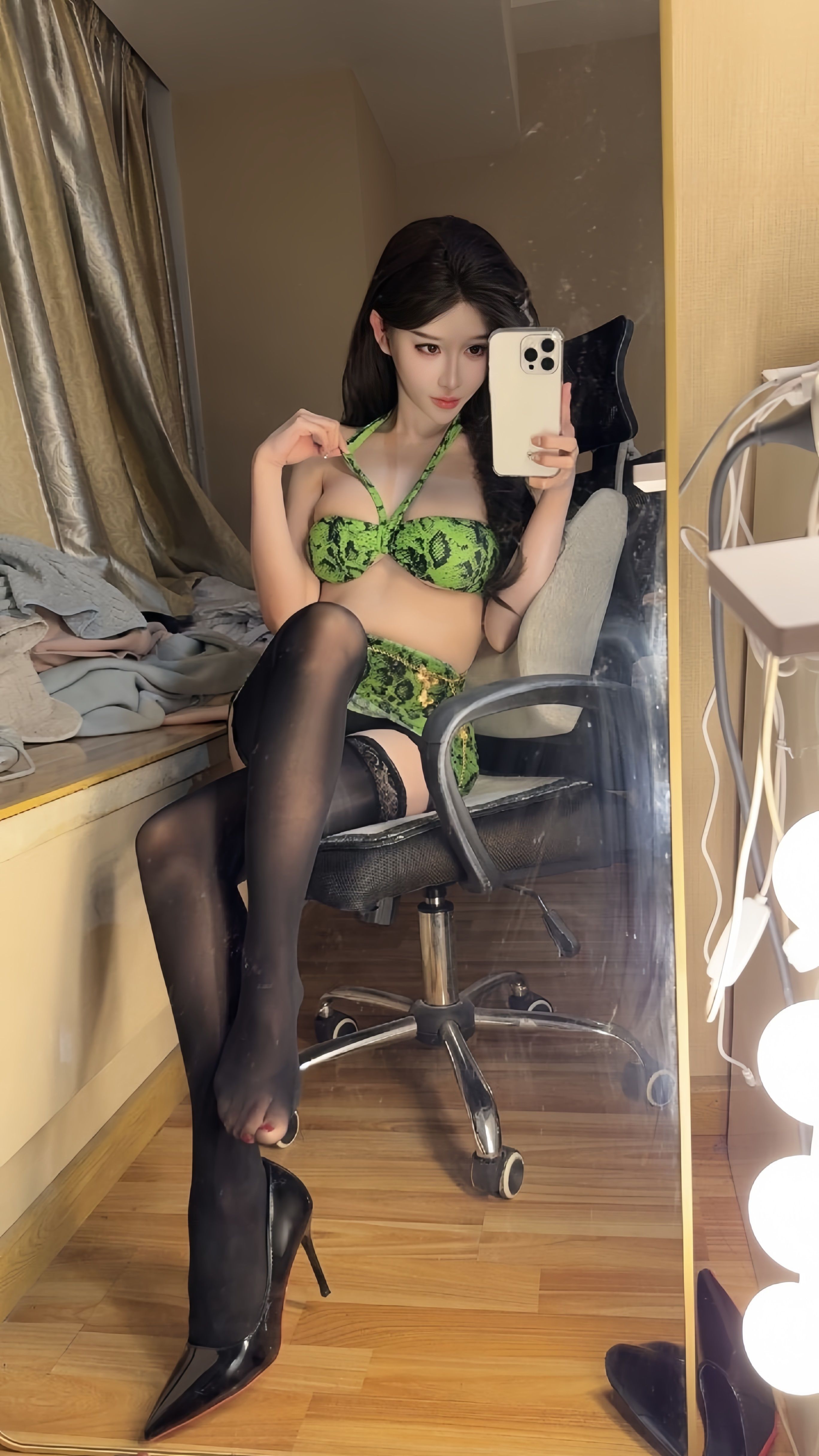 [Cosplay] 无欲无求的推土君 - 青色蛇纹