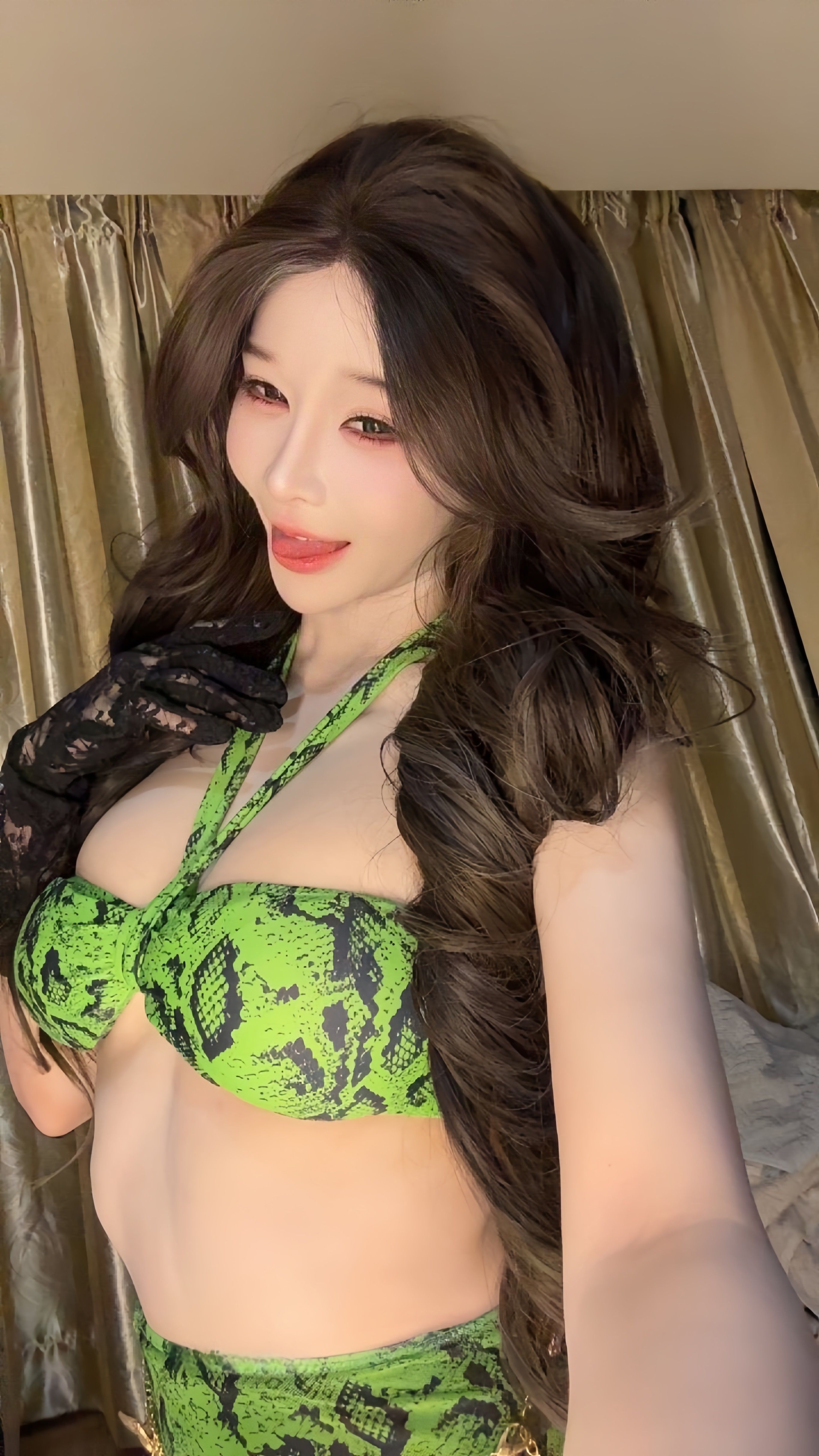 [Cosplay] 无欲无求的推土君 - 青色蛇纹