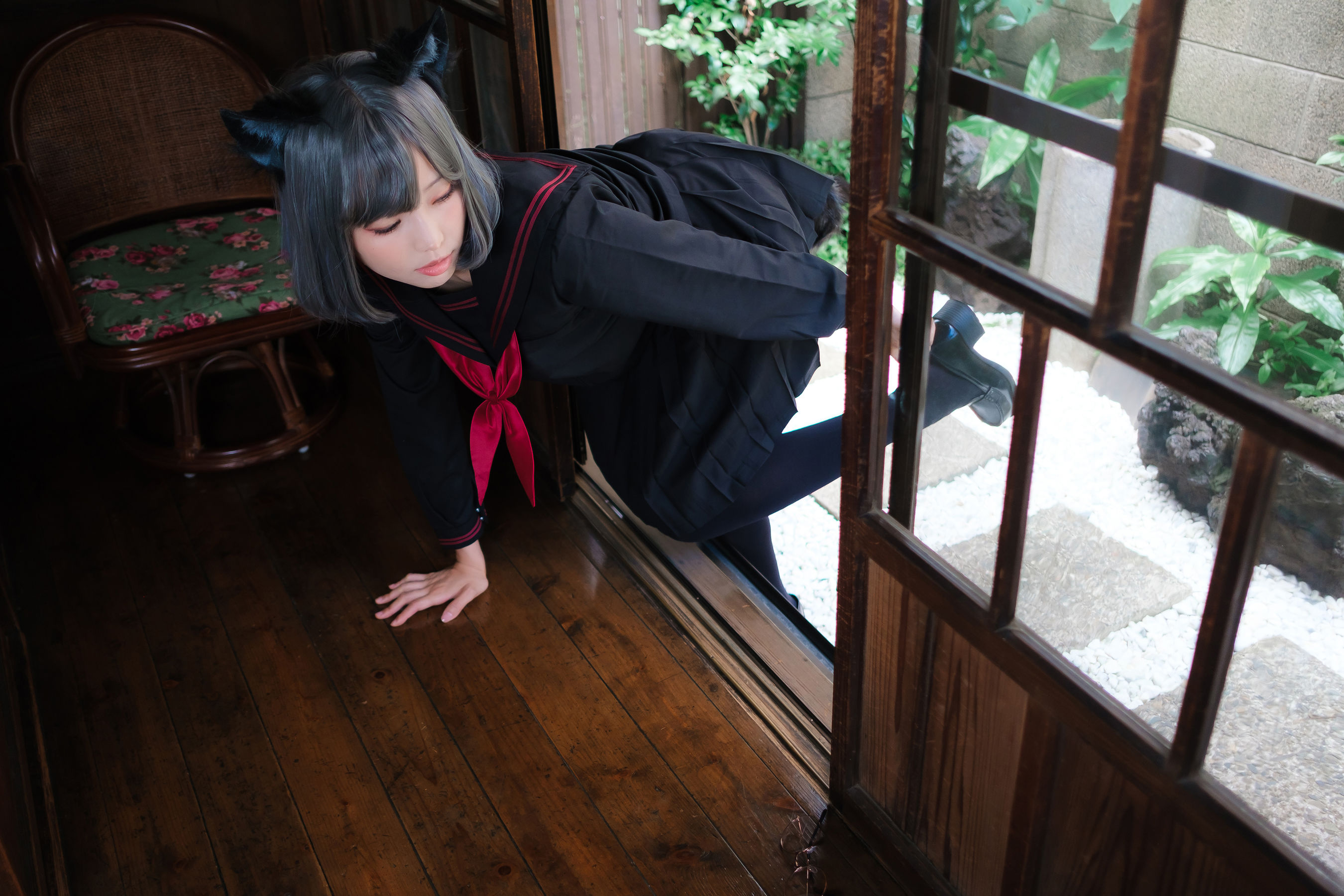 Ely_eee (ElyEE子) - Veranda Black Cat緣廊黑貓