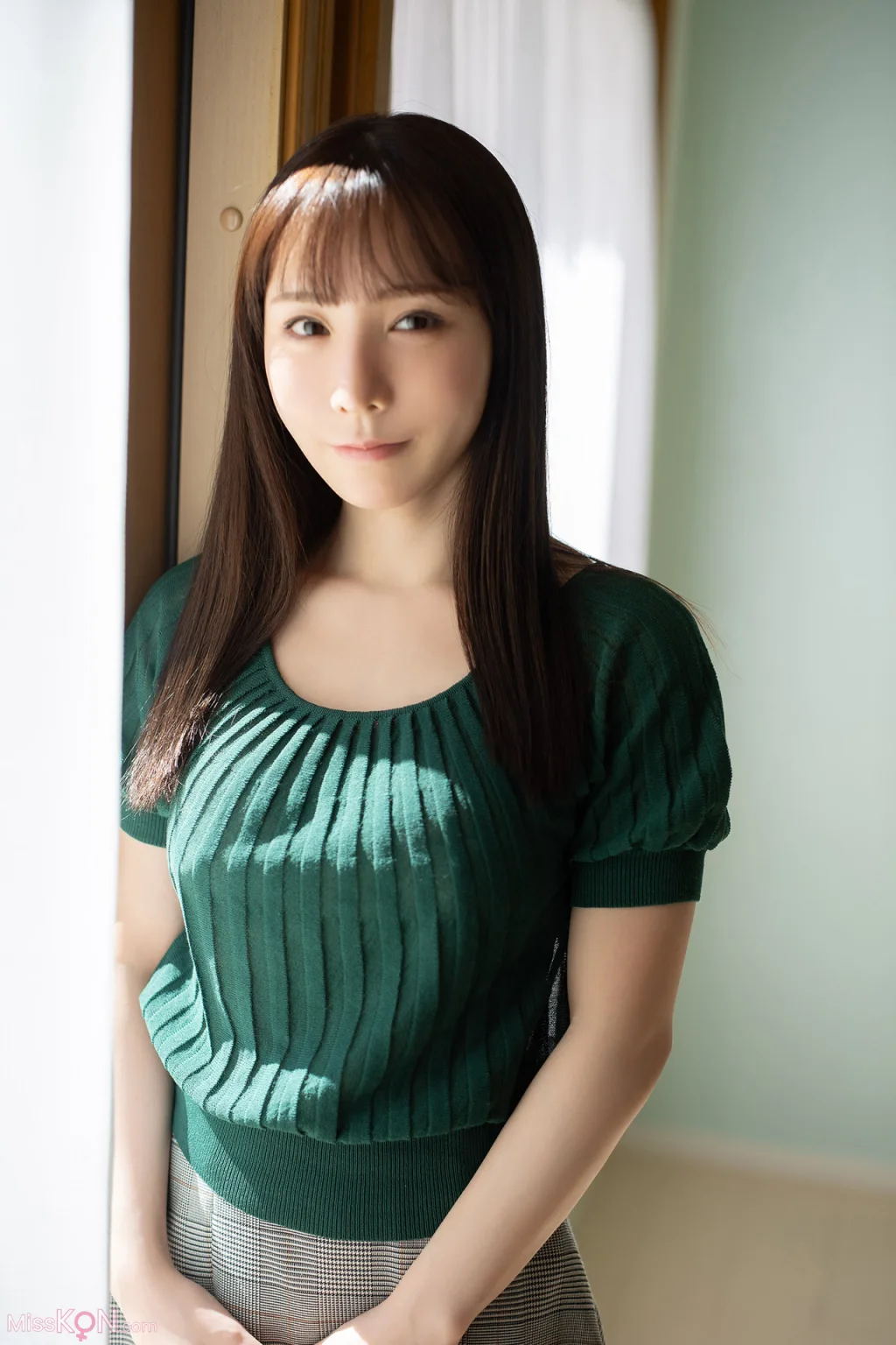Ao Ebisaki (海老咲あお)_ FLASHデジタル写真集R 和を脱ぎ捨てて