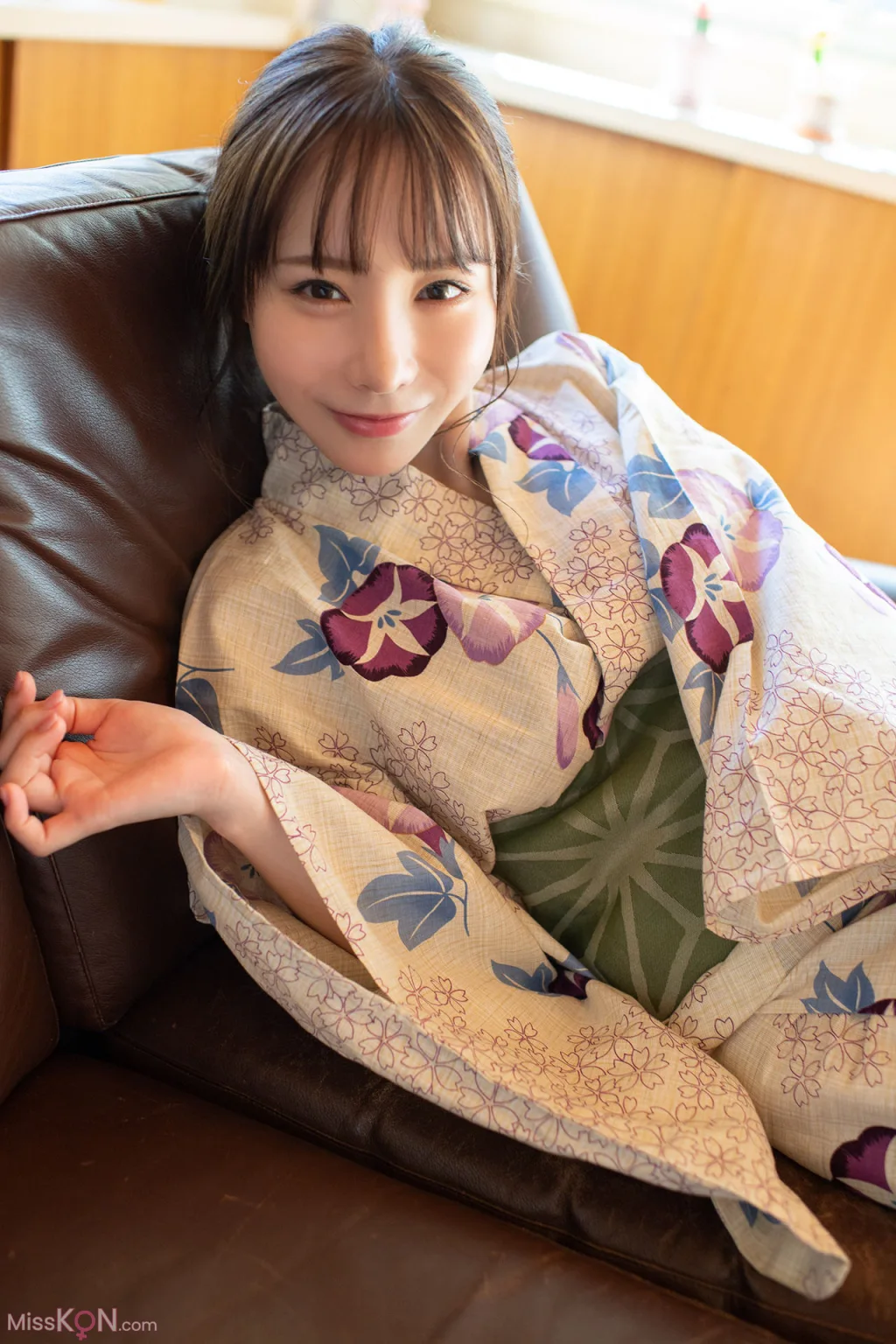 Ao Ebisaki (海老咲あお)_ FLASHデジタル写真集R 和を脱ぎ捨てて